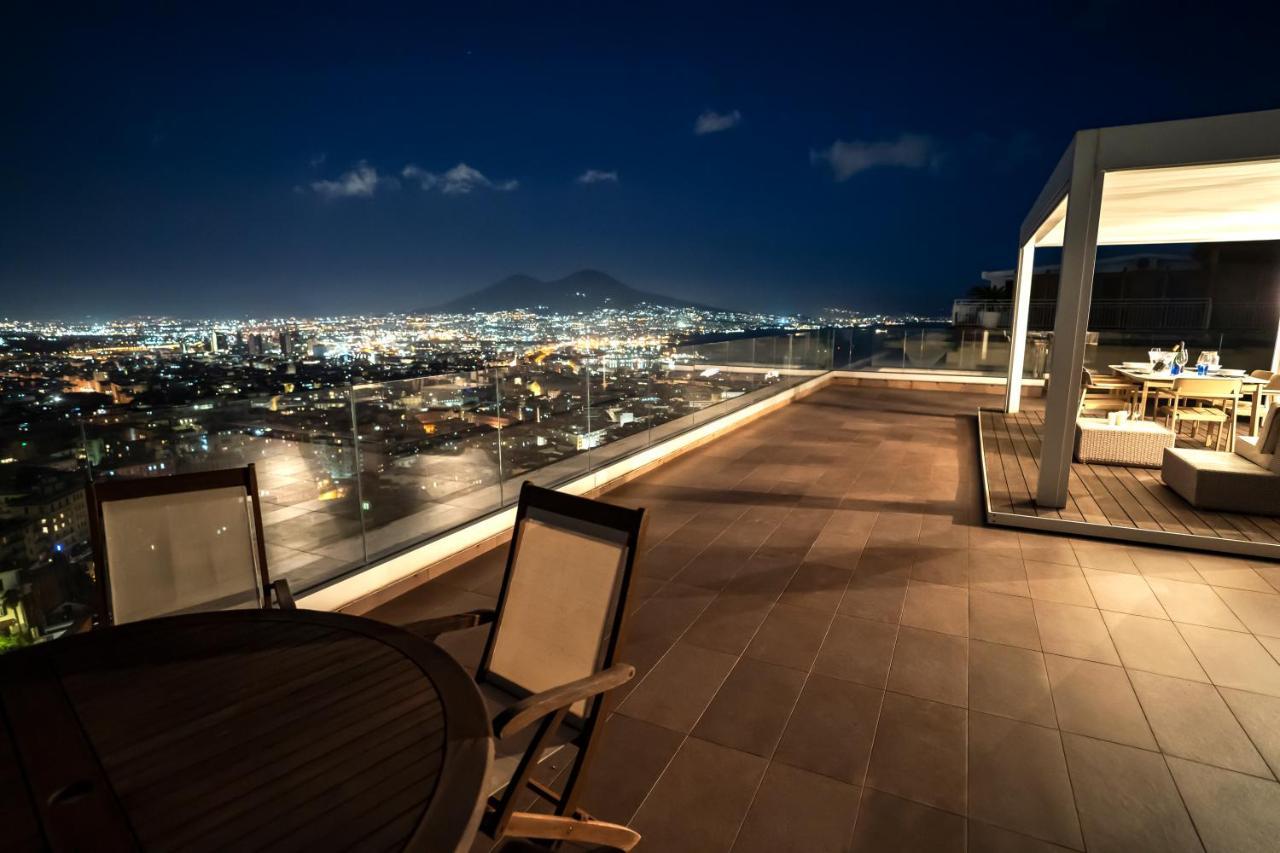 Terrazza Manu - Loft Suspended Over The City-Vomero เนเปิลส์ ภายนอก รูปภาพ