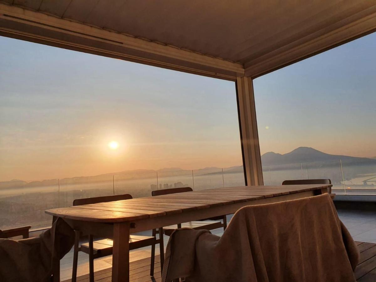 Terrazza Manu - Loft Suspended Over The City-Vomero เนเปิลส์ ภายนอก รูปภาพ